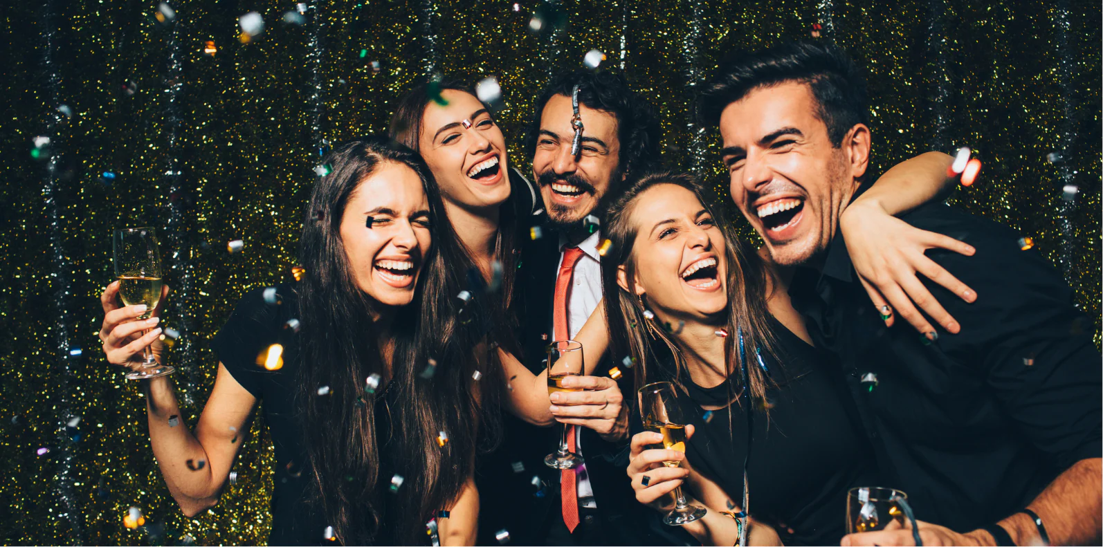 Lachenden-mensen-op-bedrijfsfeest