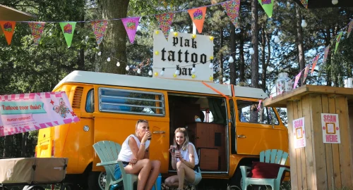 Plak-Tattoo-Bar-op-Total-Loss