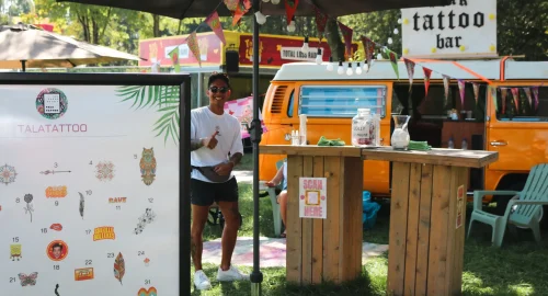 Tattoos-plakken-op-Total-Loss