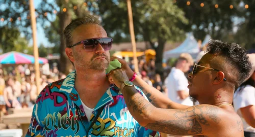 Ezra-op-Dreamfields-tattoo-plakken