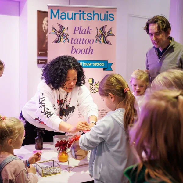 Plaktattoos-plakken-bij-museumnacht-kids